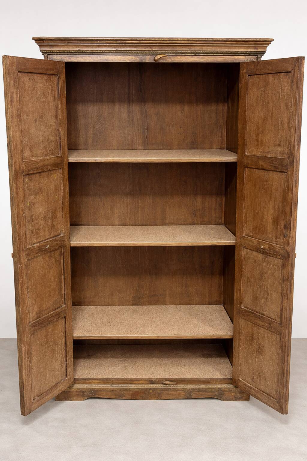 Carved wooden wardrobe and repoussé metal – Indian inspiration – 20th century