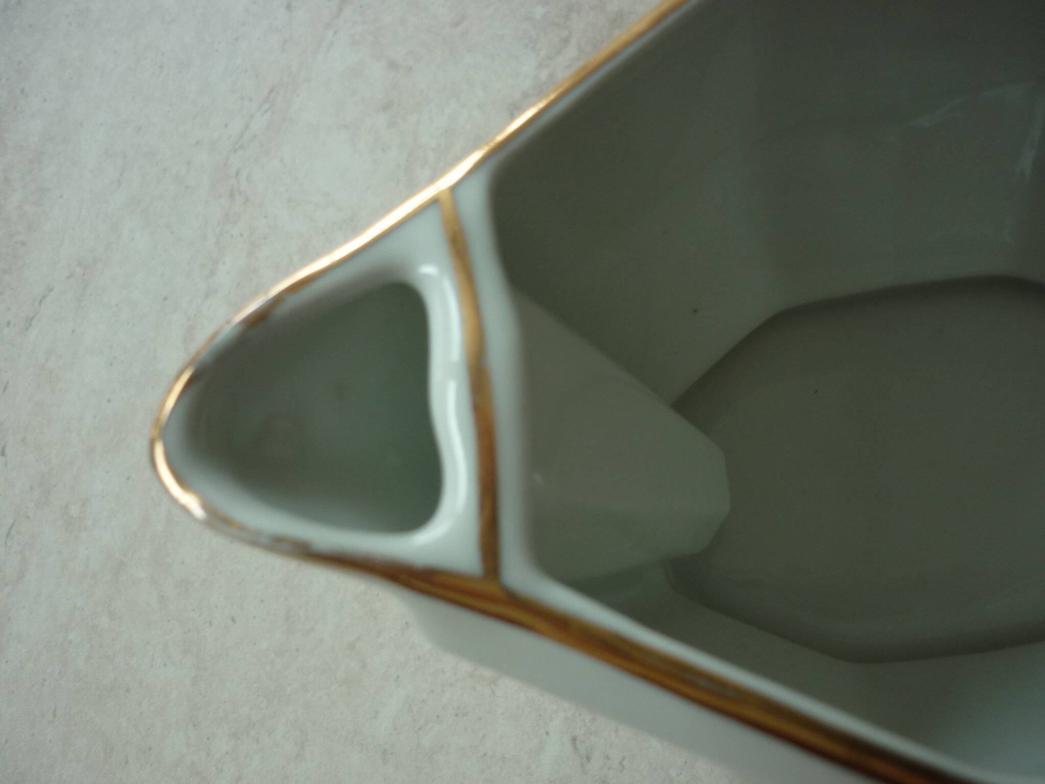 Porcelain lean/fat sauce boat