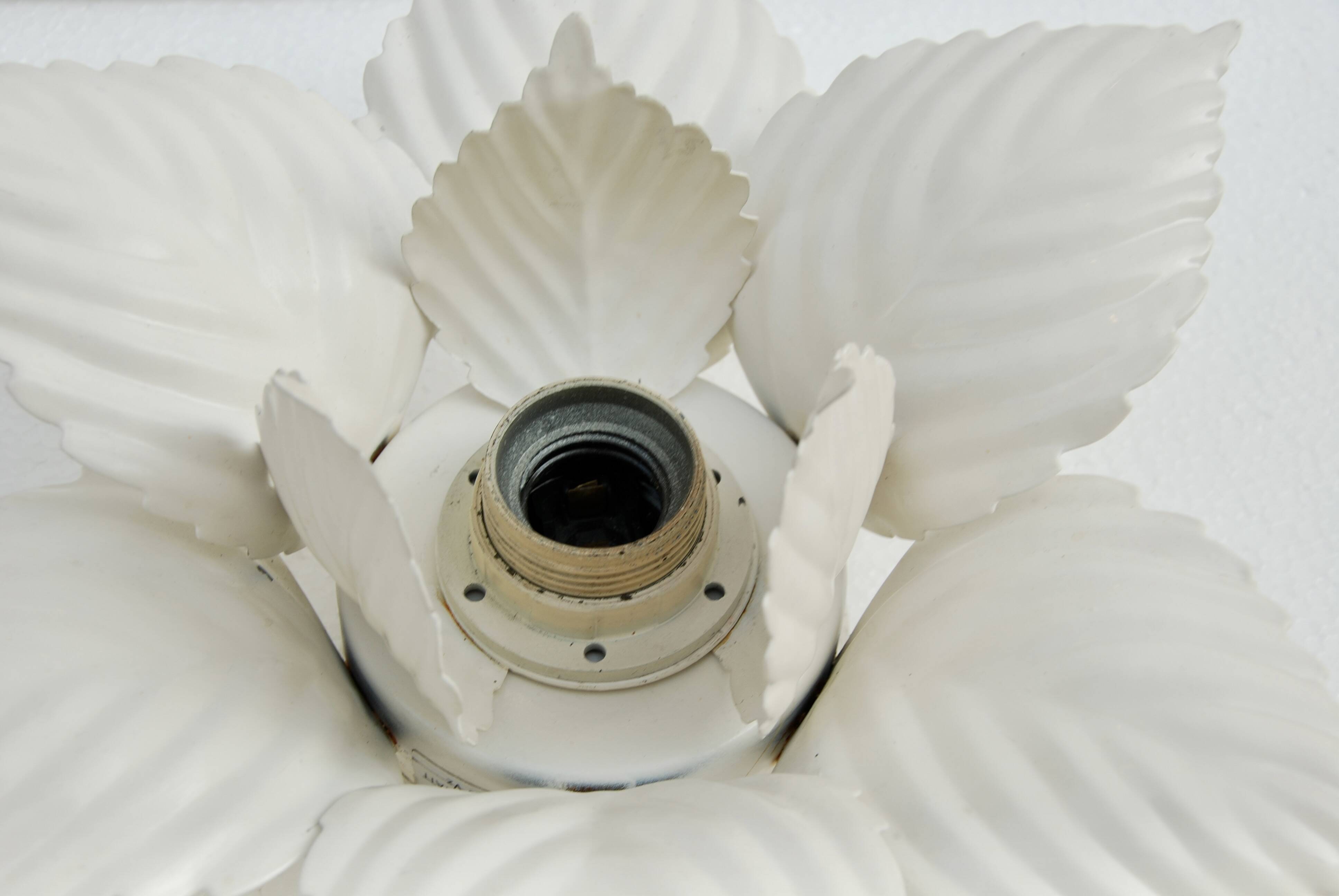 White flower wall light in metal Masca Italy 1970s