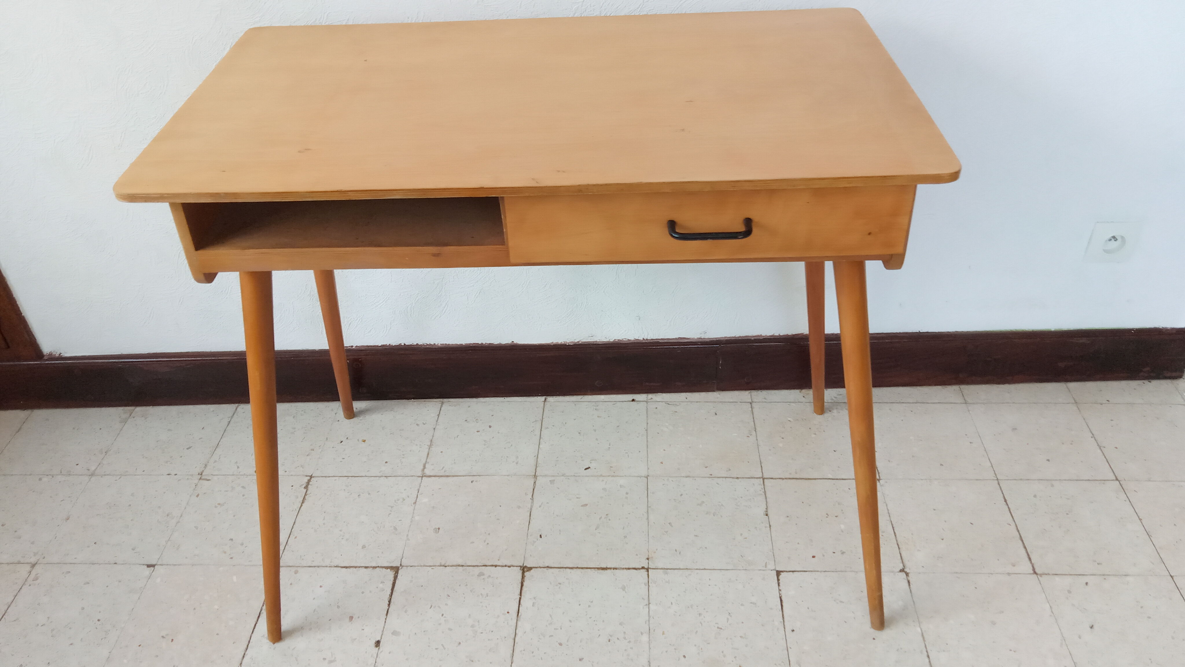 Bureau vintage pieds compas