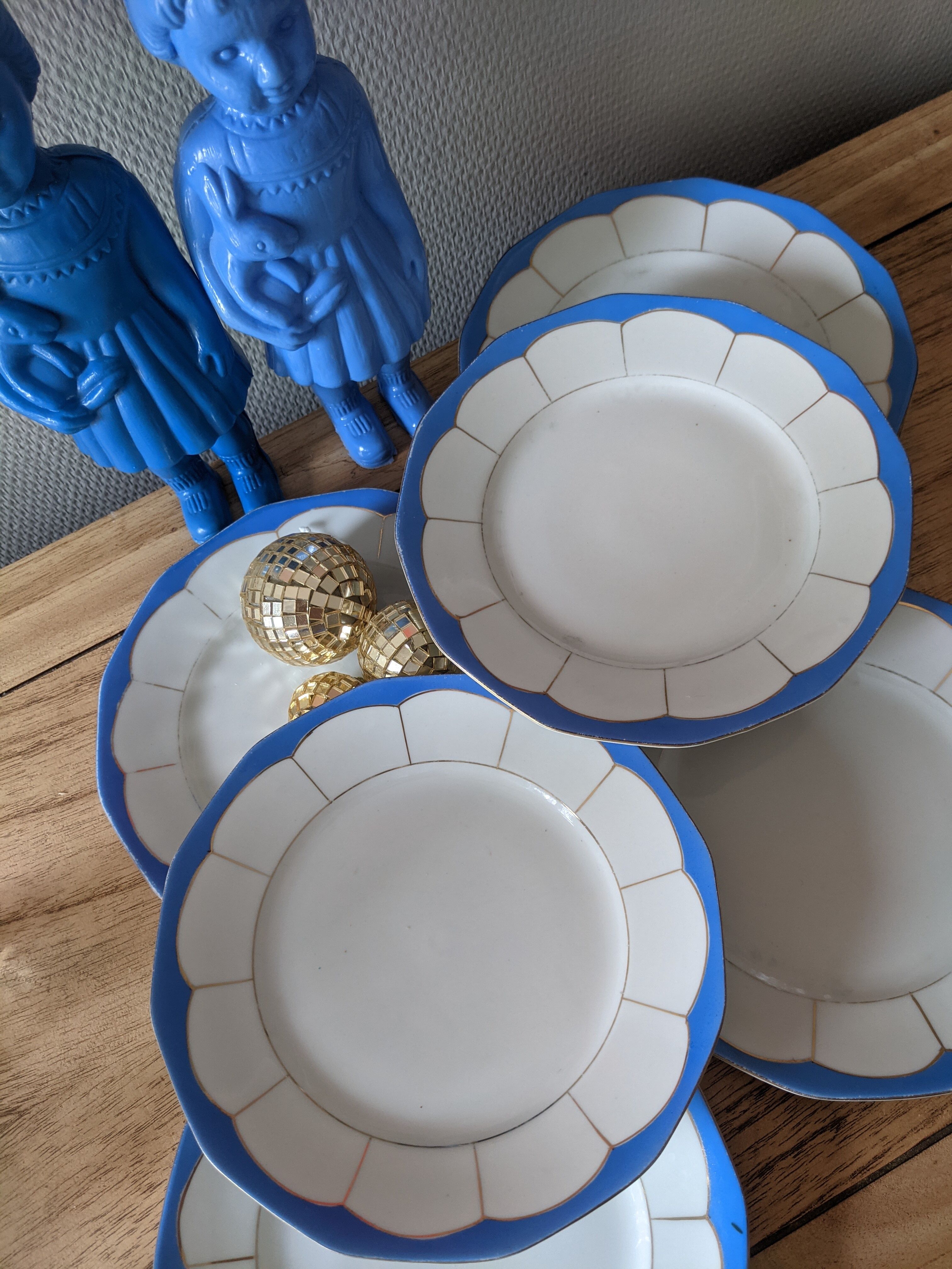 7 Vintage plates with golden blue porcelain dessert