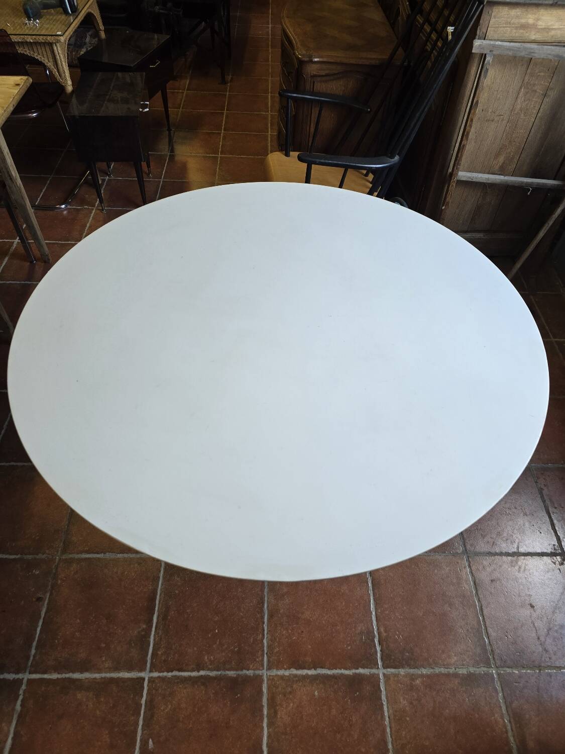 Tulip foot table from the 70s, 120cms in diameter