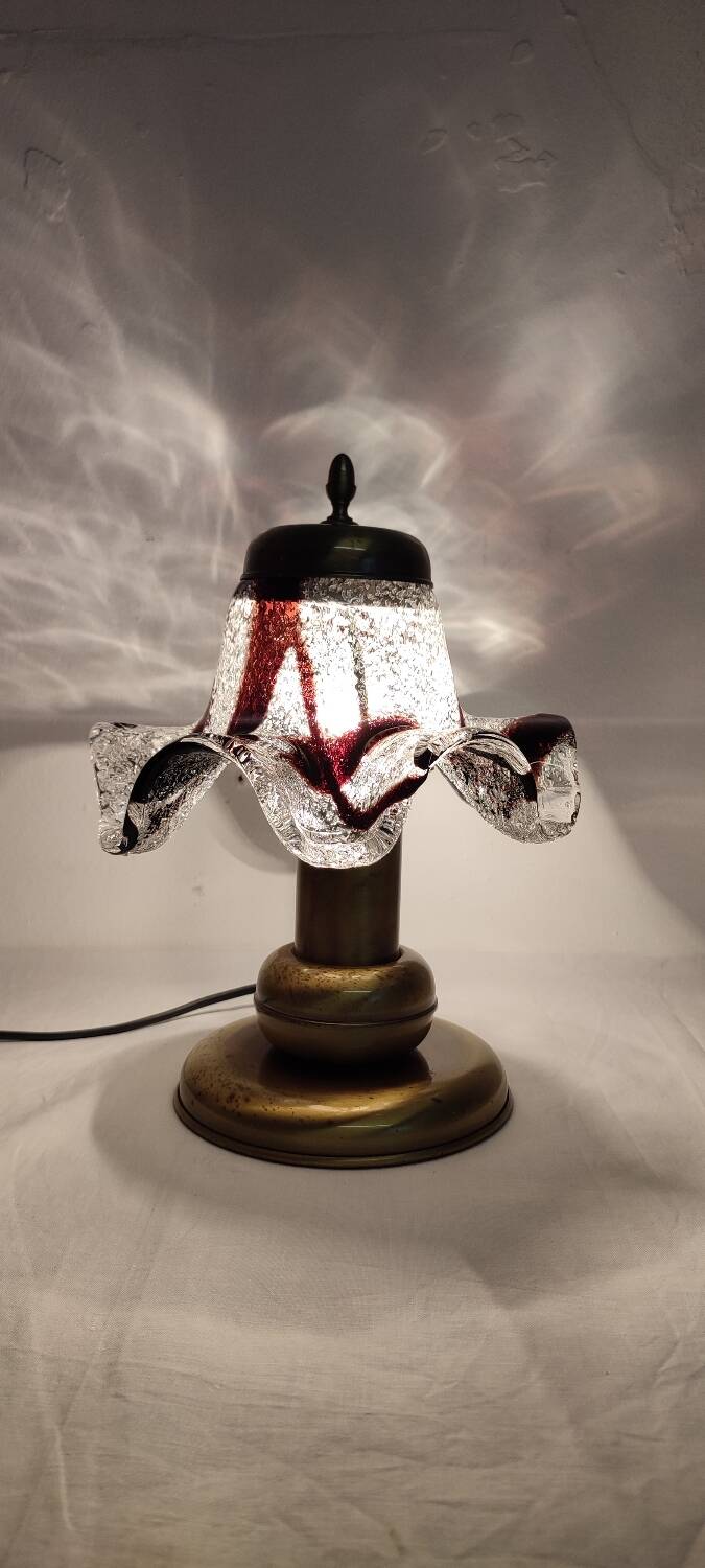 Lampe de table avec tulipe en cristal. Italie, années 1980.