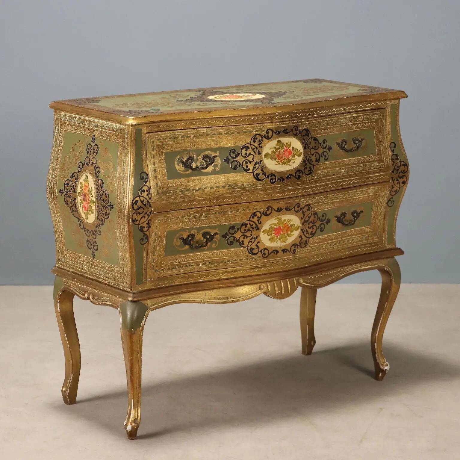 Commode ancienne en bois laqué et peint XXe siècle