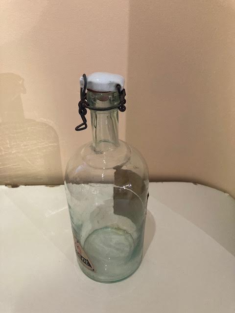 Pharmacy bottle with porcelain stopper