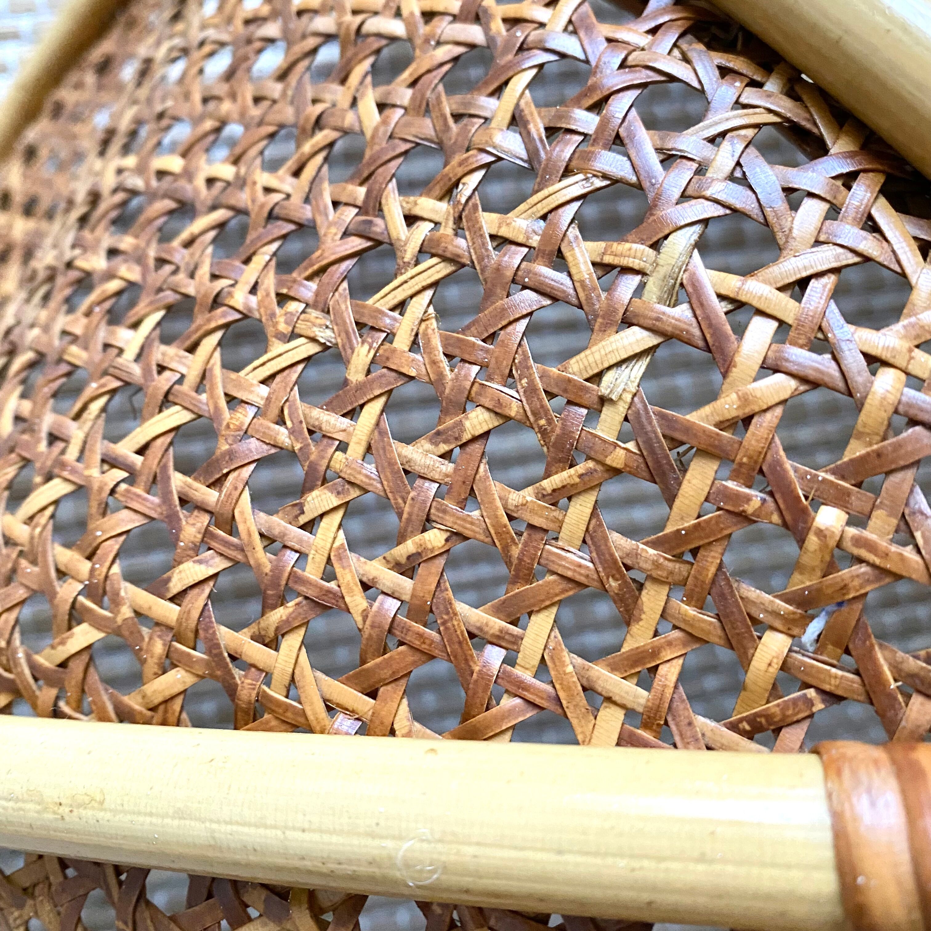 Rattan lampshade and canning to hang