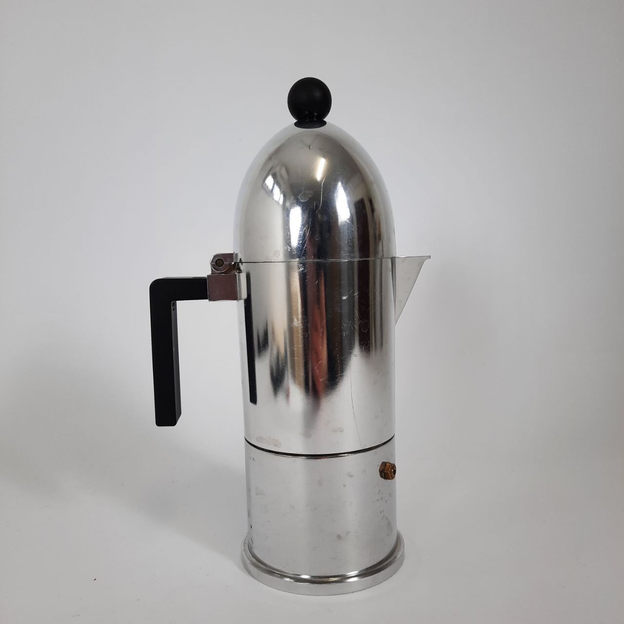Coffee maker design Alessi, la cupola, designer Aldo Rossi