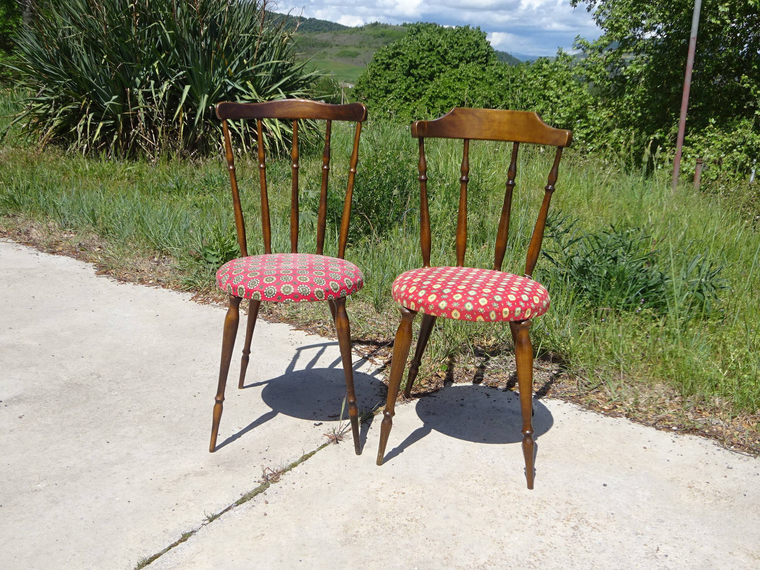 Chaises vintage aux pieds compas