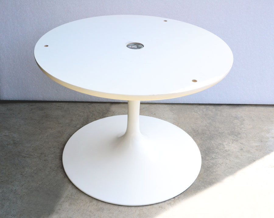 Table basse tulipe ovale par Eero Saarinen pour Knoll, années 1960
