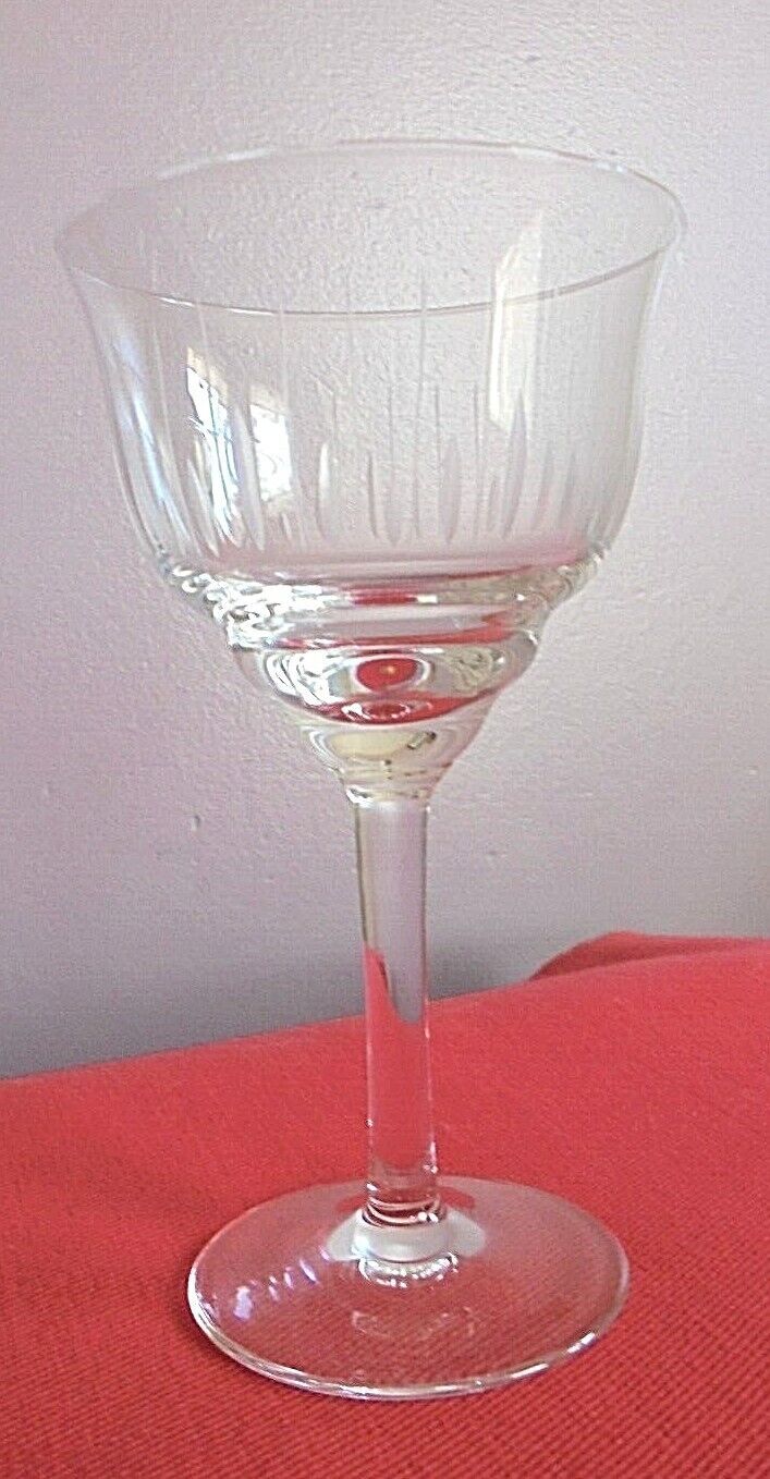Lot 3 glasses on foot Aperitif crystal chiseled H. 14 cm Diameter edge sup. 7.7 cm