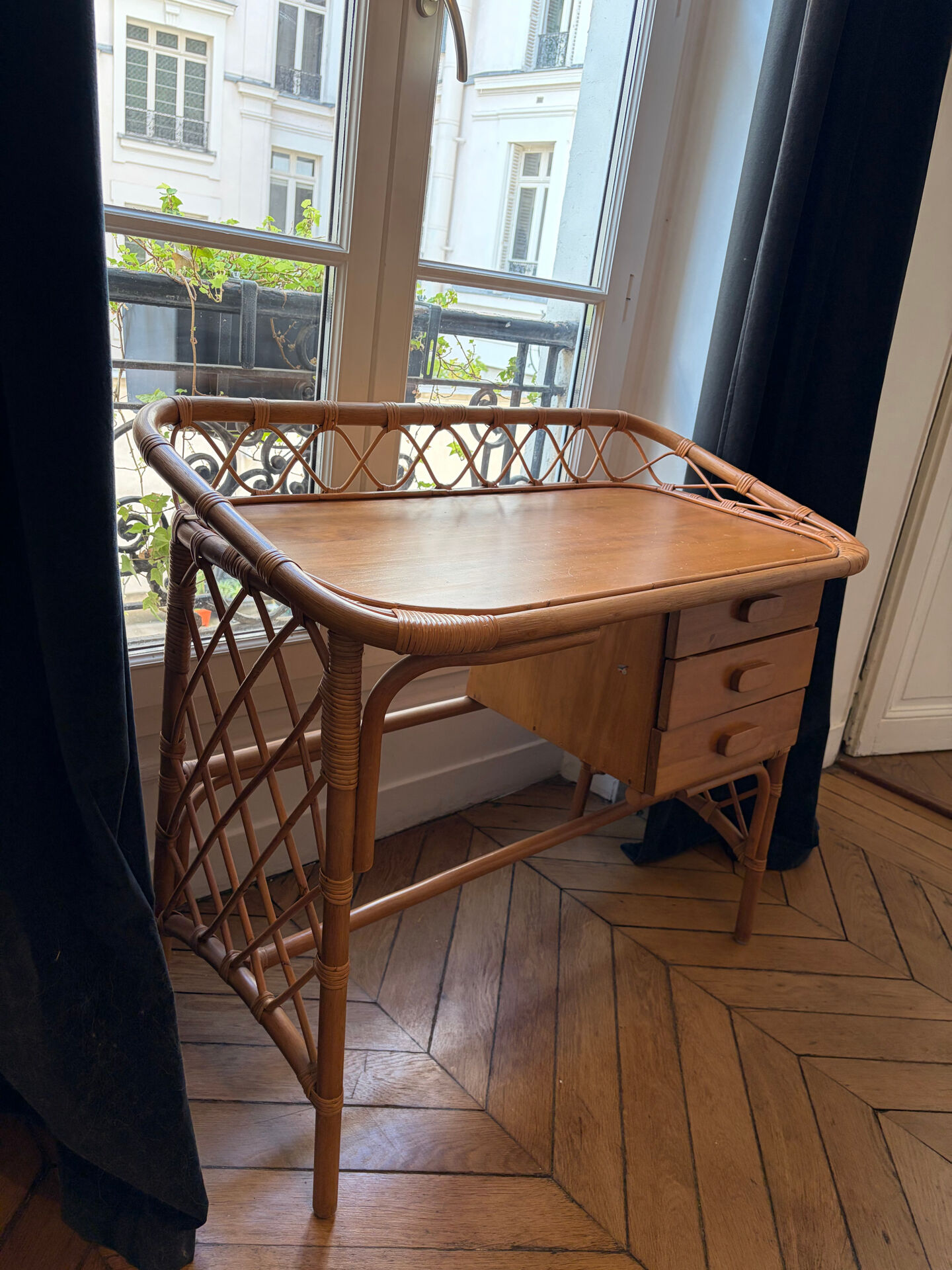 Bureau vintage Bonton en rotin et bois, 3 tiroirs
