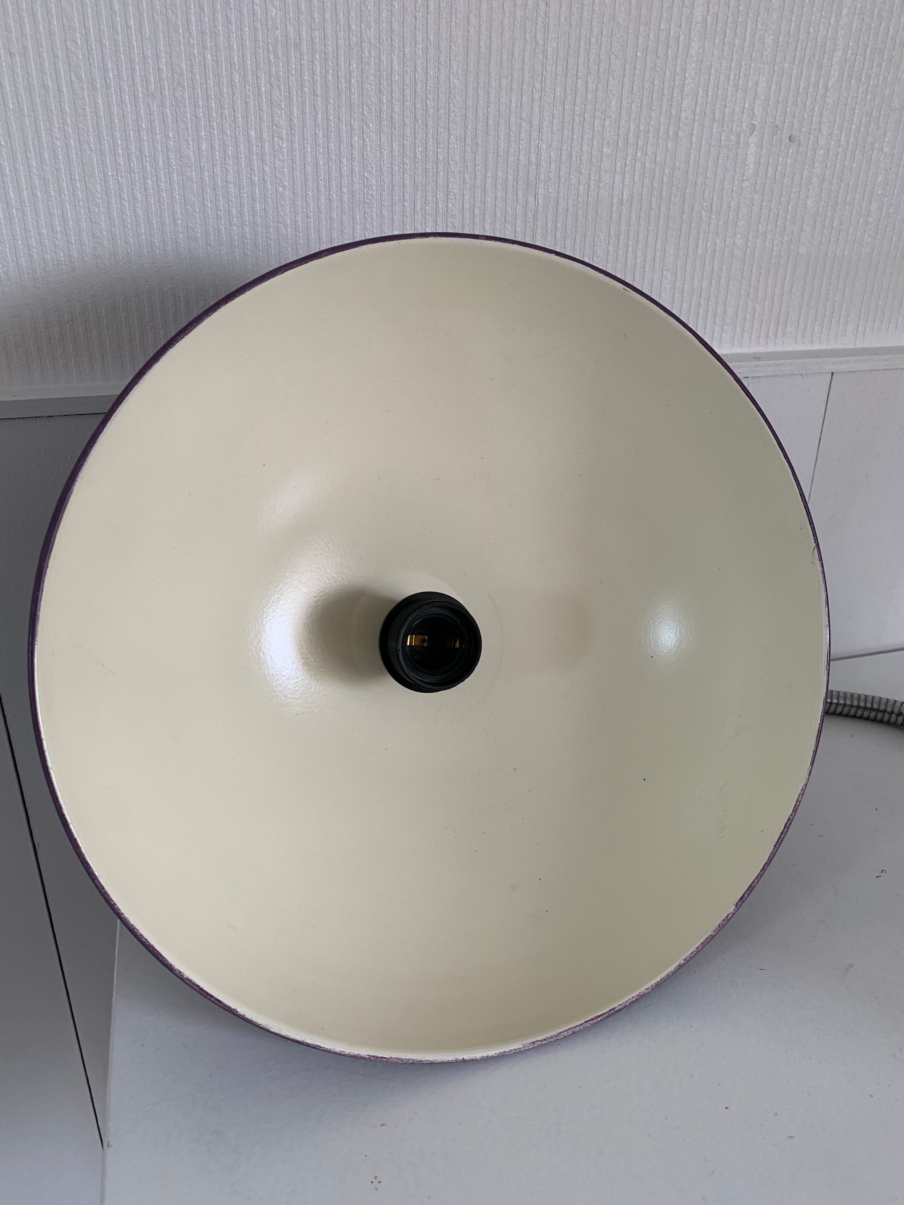 Desk lamp saucer