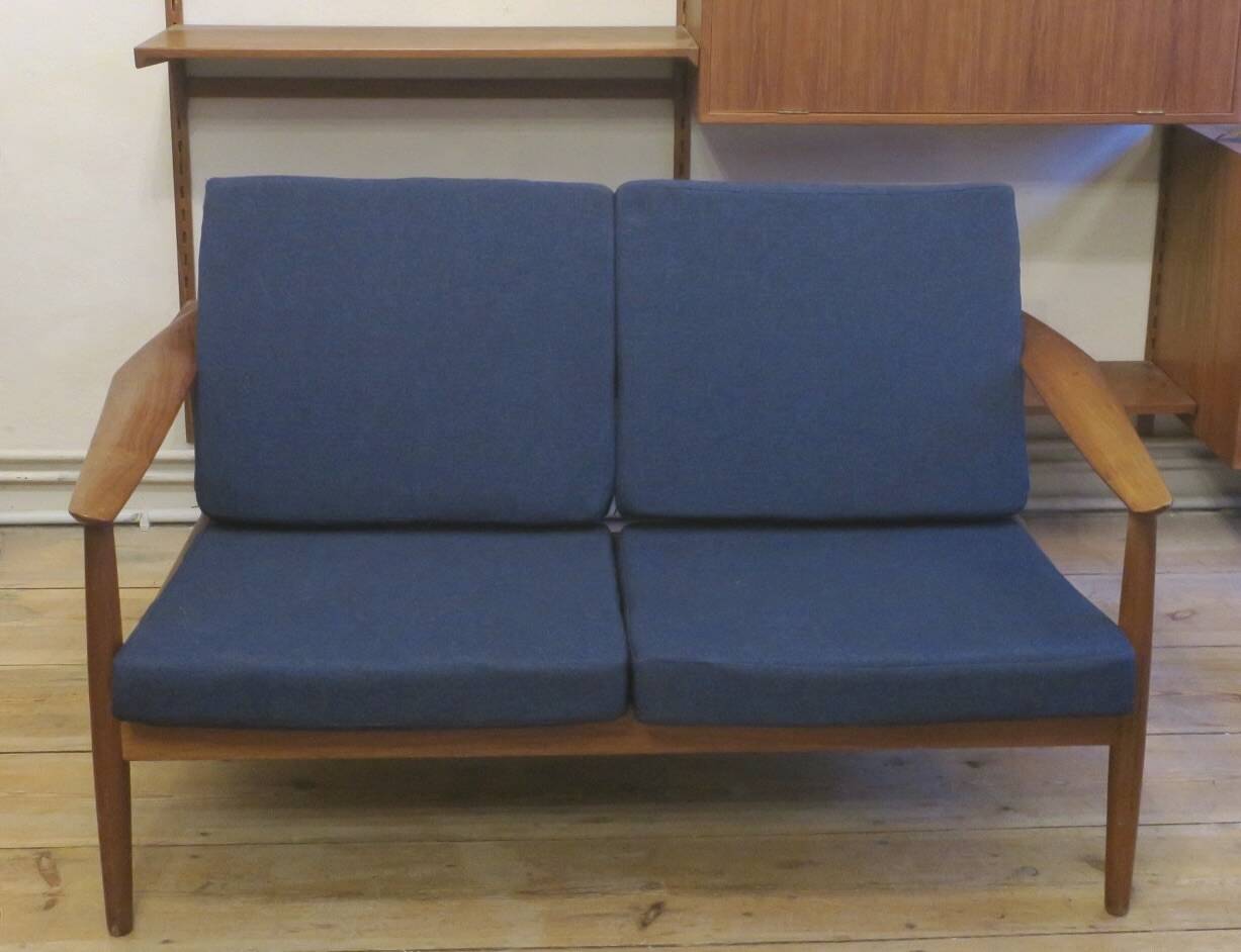 Canapé 2 places en teck Arne Vodder pour France et Sohn FD 164, années 1960.
