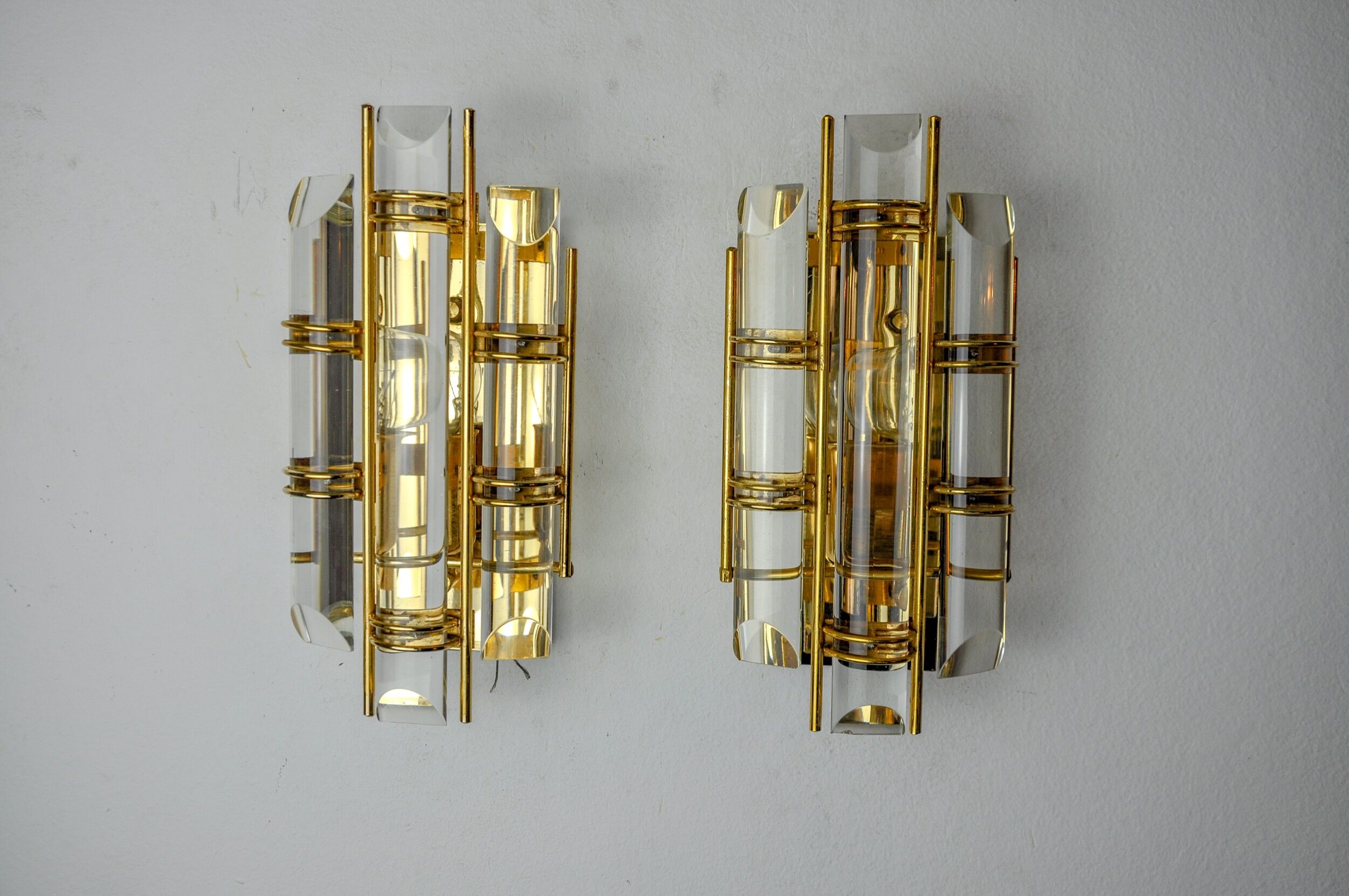 Pair of Venini wall lamps, half-moon glass, murano, Italy 1970
