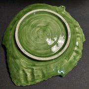 Assiette barbotine feuille Portugal seconde moitié XXème