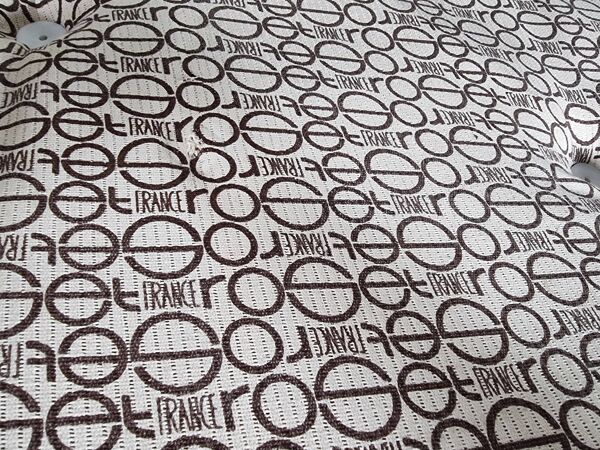 Fauteuil Togo en tissu crème par Michel Ducaroy pour Ligne Roset, circa 1970