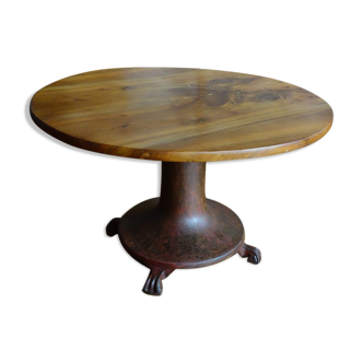 Table mi-basse en noyer sur piétement fonte 19ème