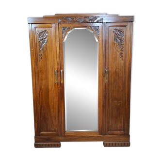Art Deco wardrobe in solid walnut.