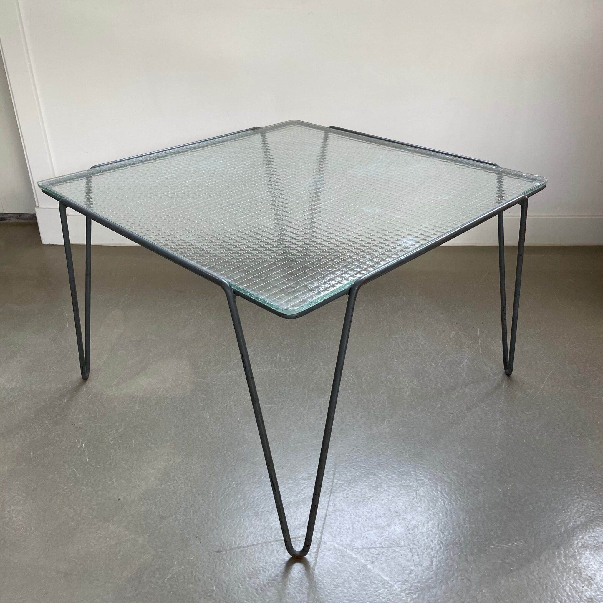 Minimalist, industrial side or coffee table, Arnold Bueno de Mesquita, 1950s