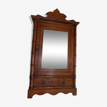 Armoire en bois  avec miroir et tiroir