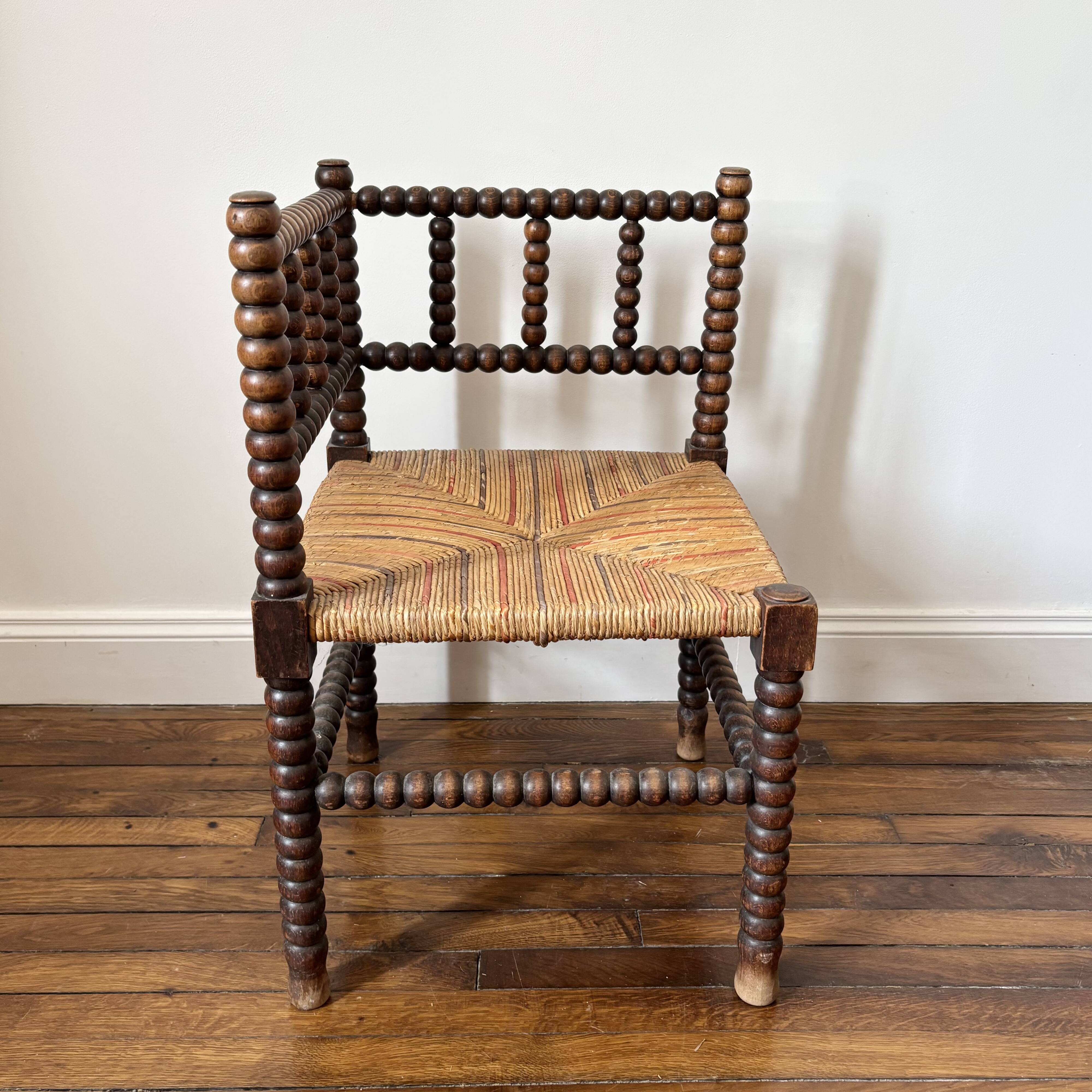 Vintage corner chair in turned wood and straw