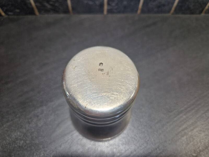 Master Goldsmith: Ste D - Silver-plated metal cup