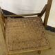 Chaise pliante en bois et cannage vintage