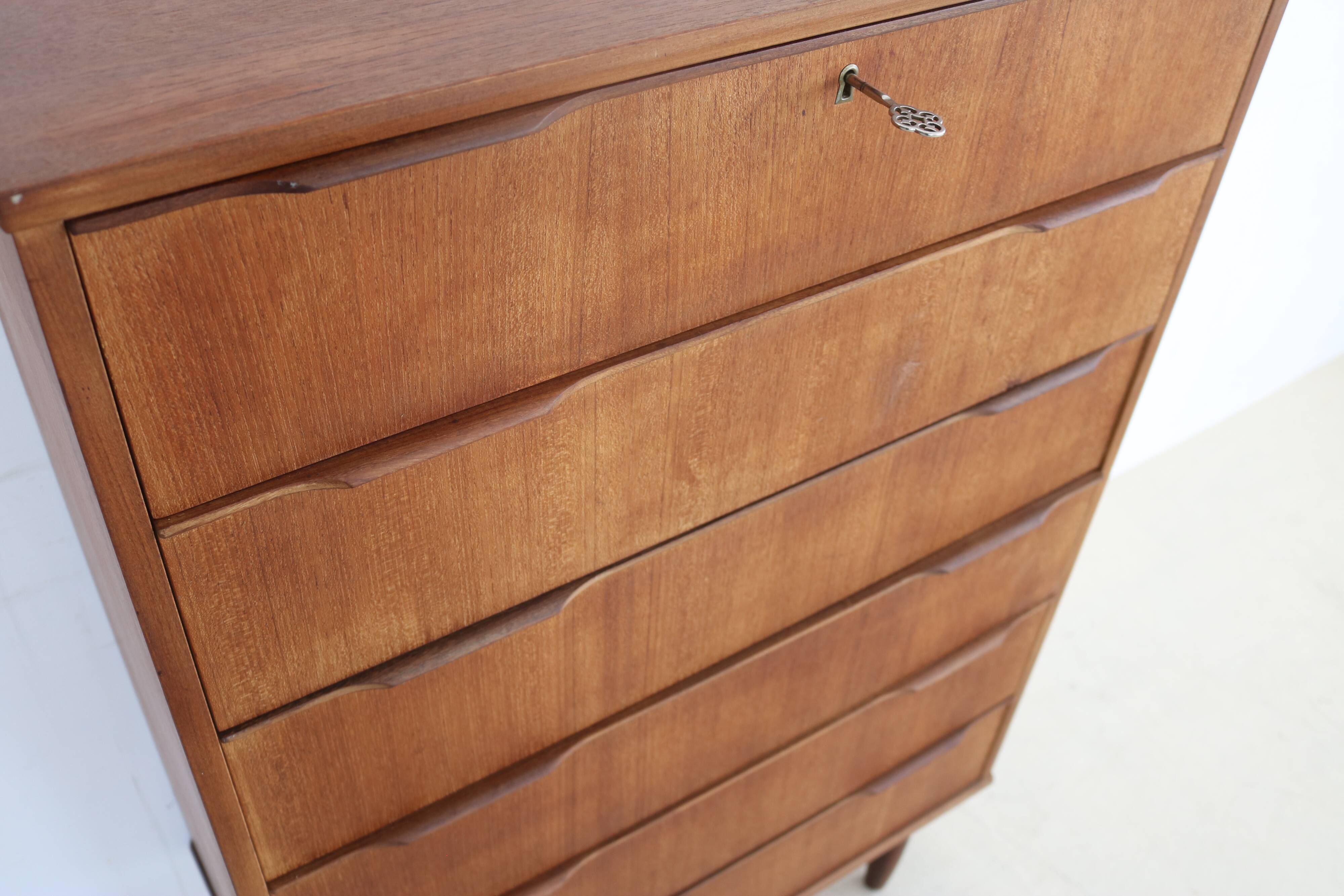 Commode vintage