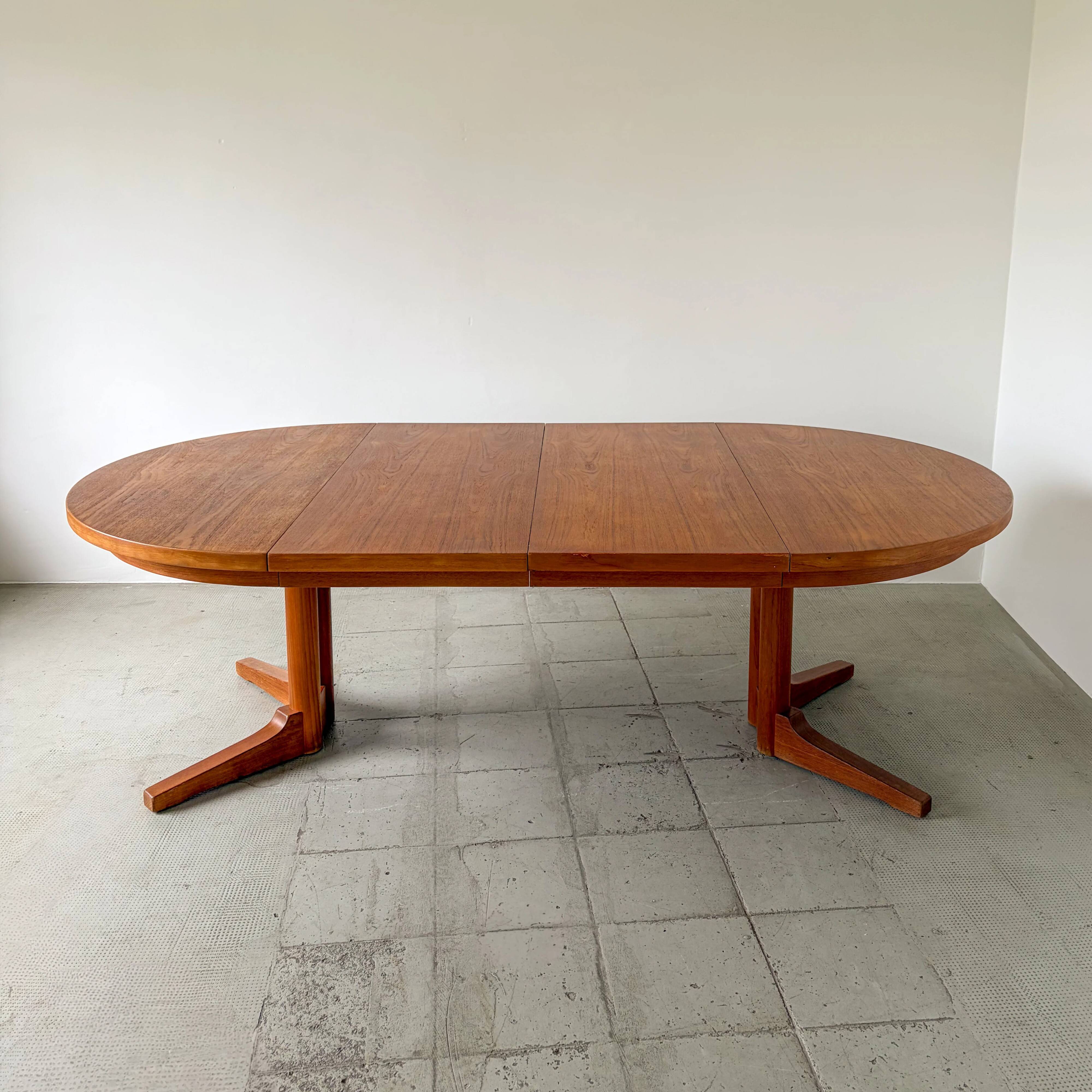 Table à manger ronde en teck Silkeborg avec rallonges