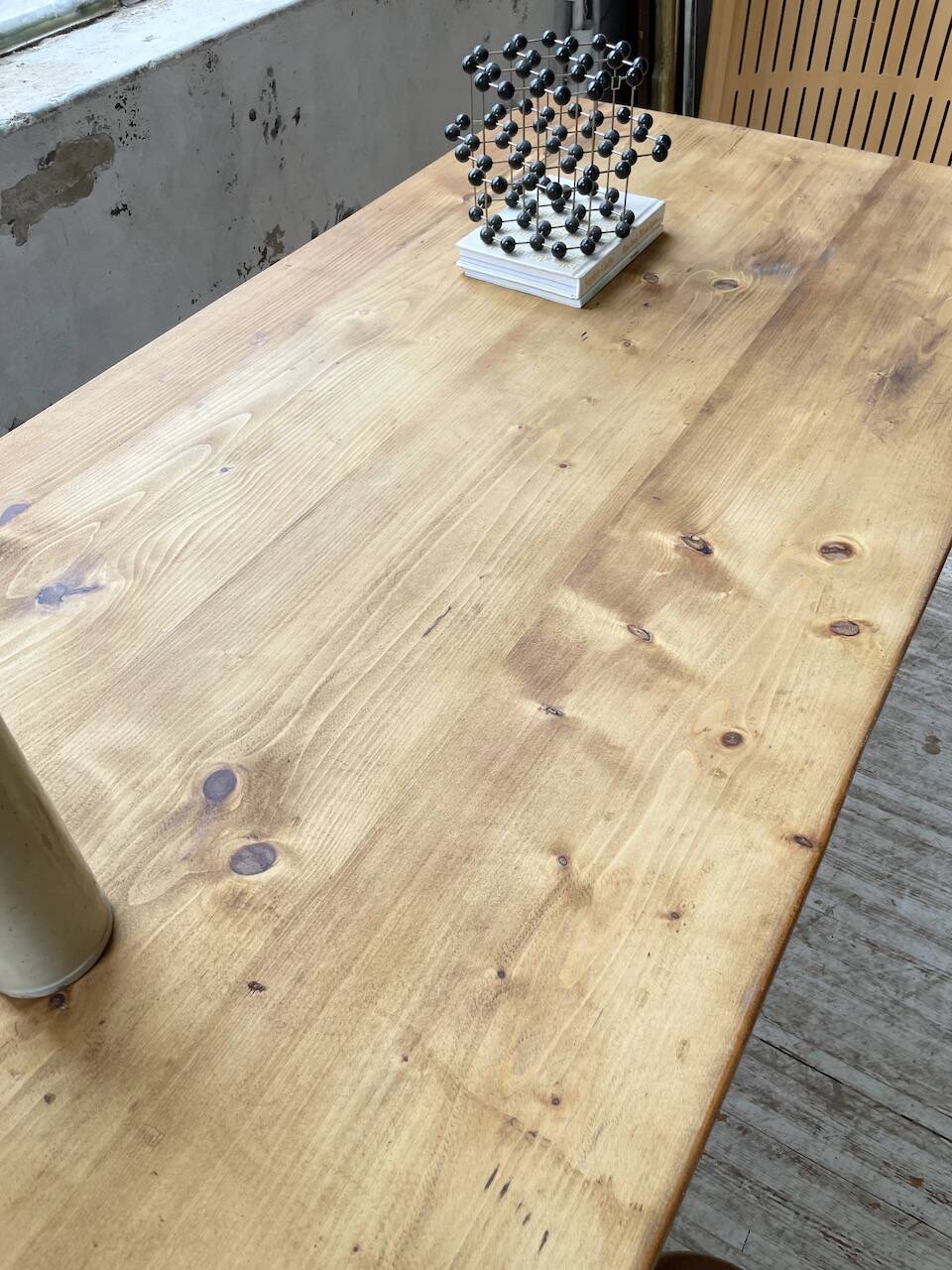 Farmhouse table with spindle legs 2.50m