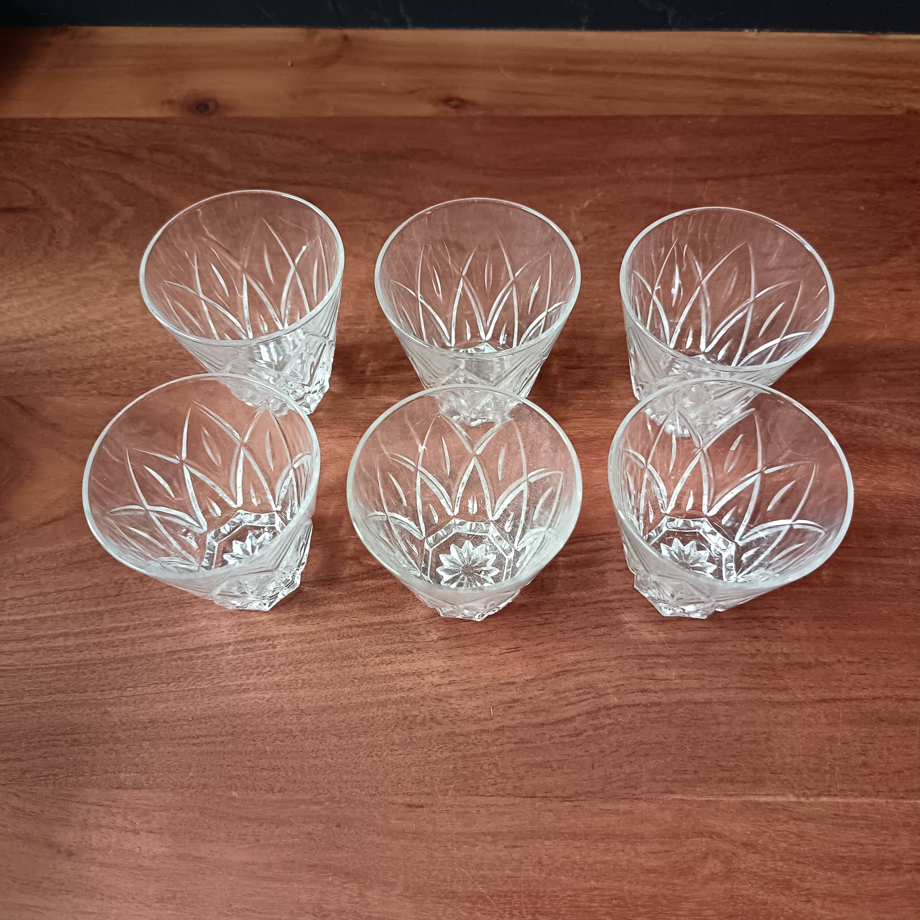 6 small 8 cl glasses in VMC glass Reims France vintage