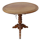 Pedestal table