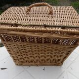 Vintage wicker basket for poultry rabbit