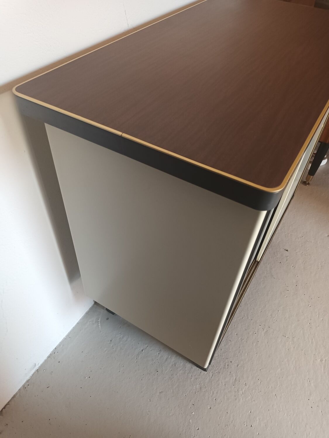 Small Strafor sideboard