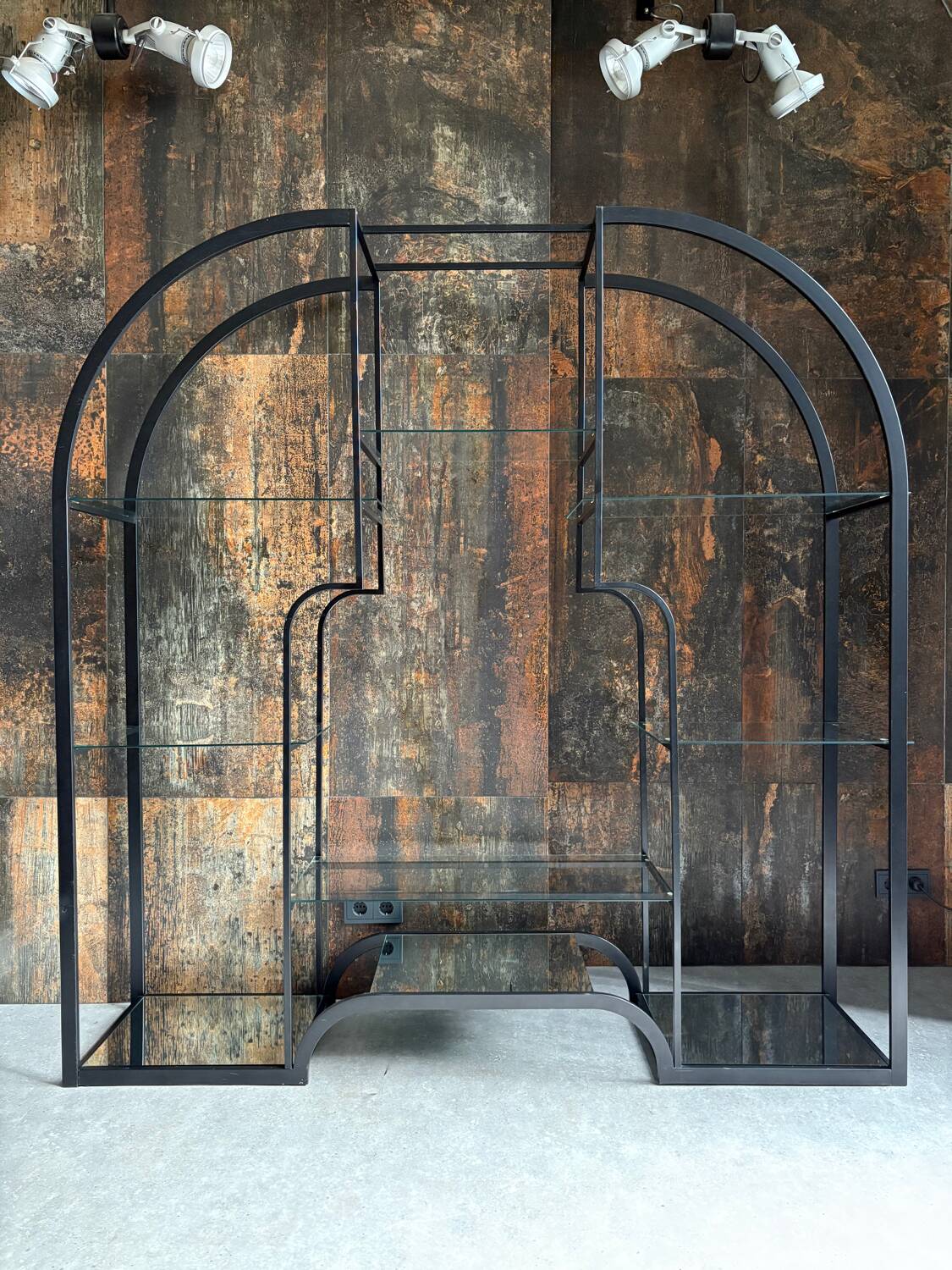 Séparateur de pièce/vitrine au design vintage