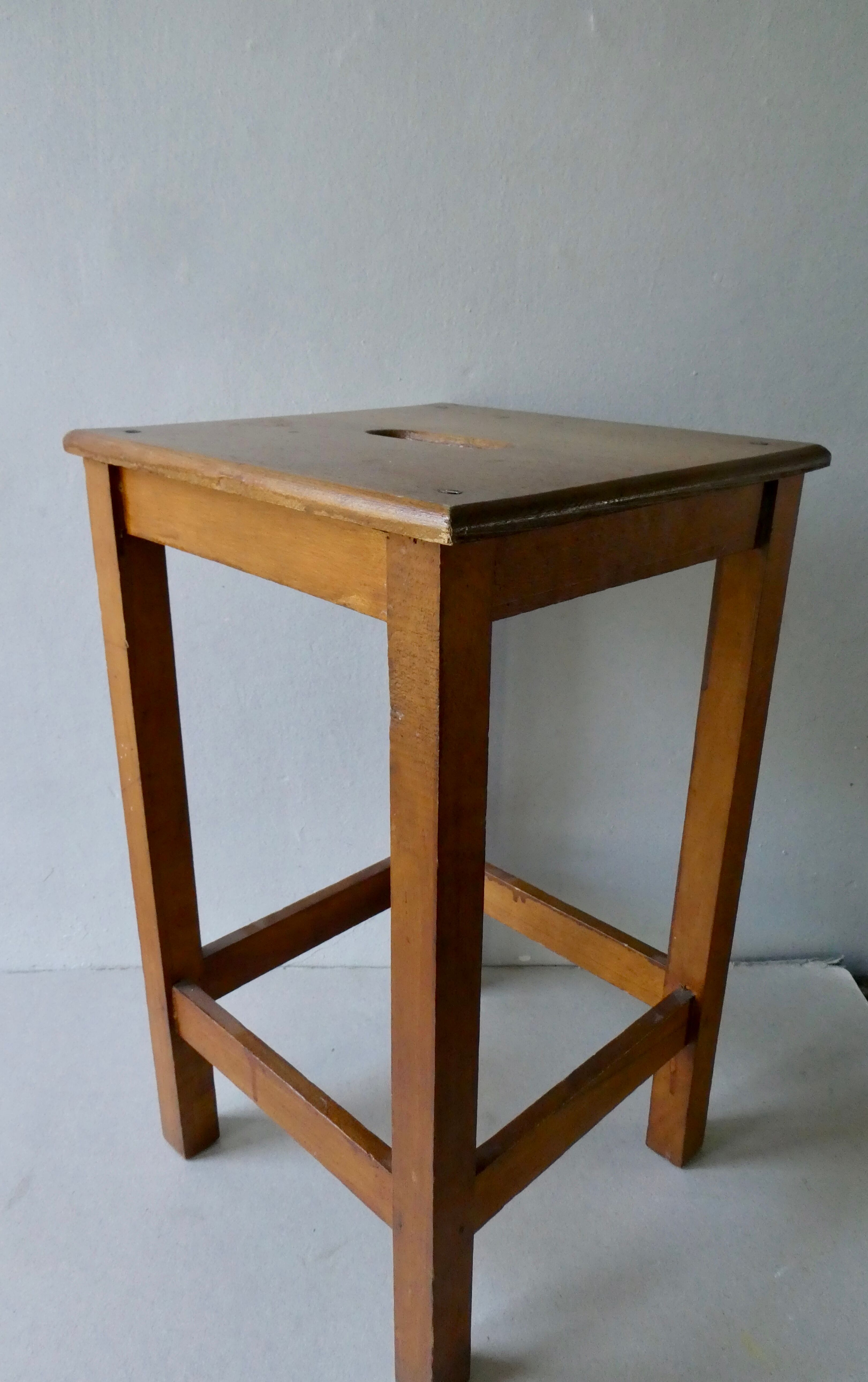 Handle workshop stool, solid wood