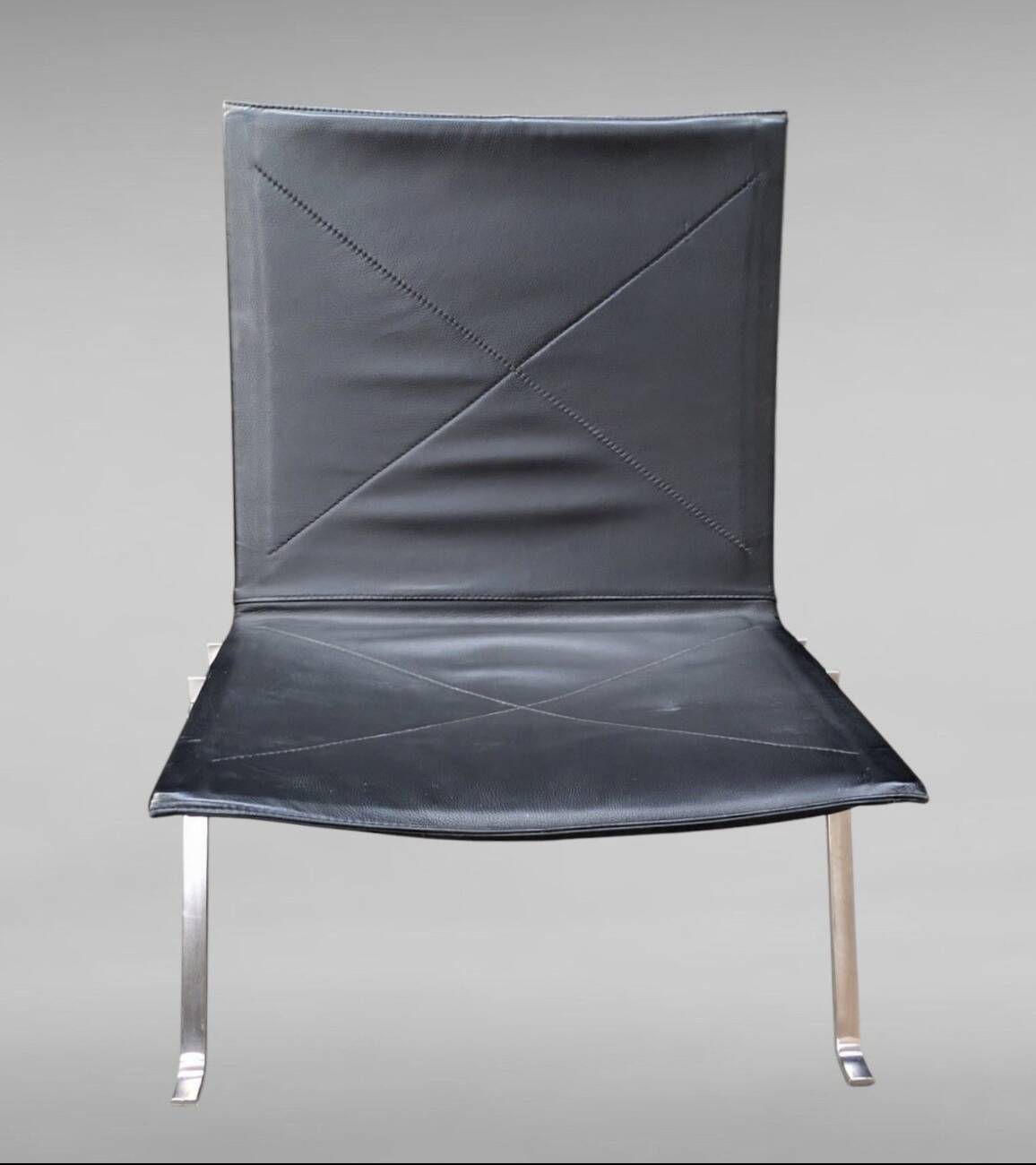 PK22 armchair Poul Kjaerholm