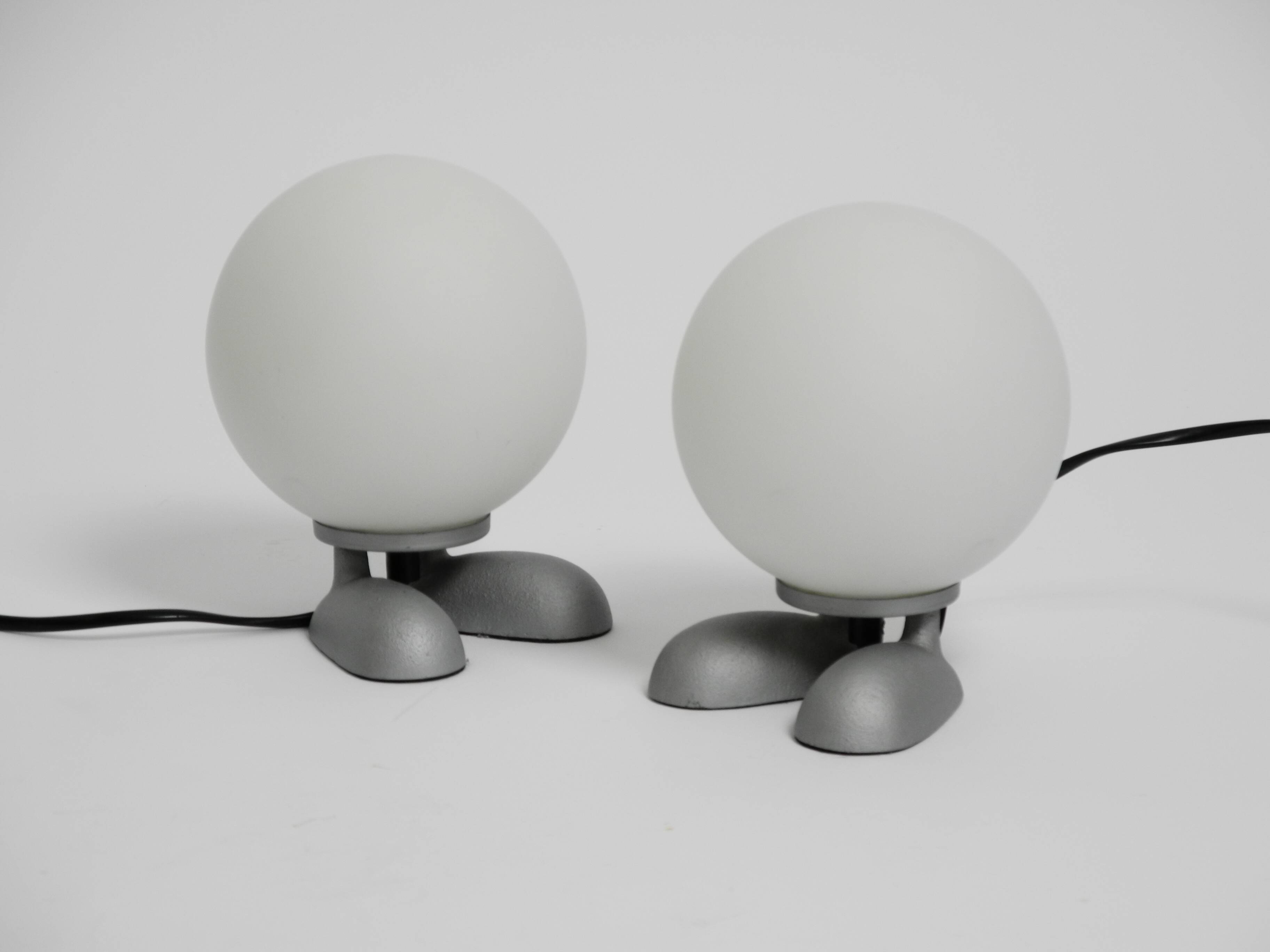 Pair of 1990s table lamps with a cast aluminum base by Sompex