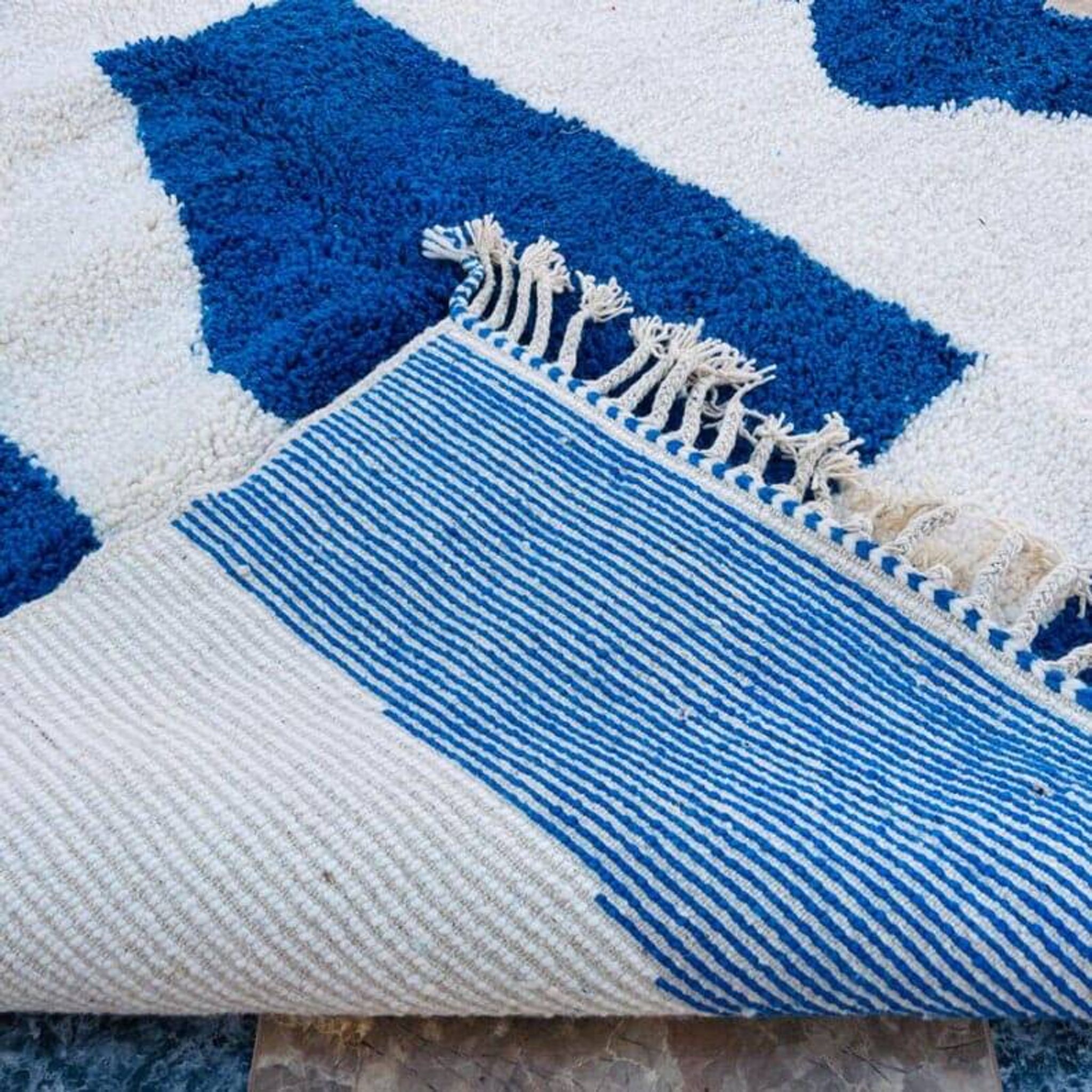 Tapis beni mrirt bleu fait main