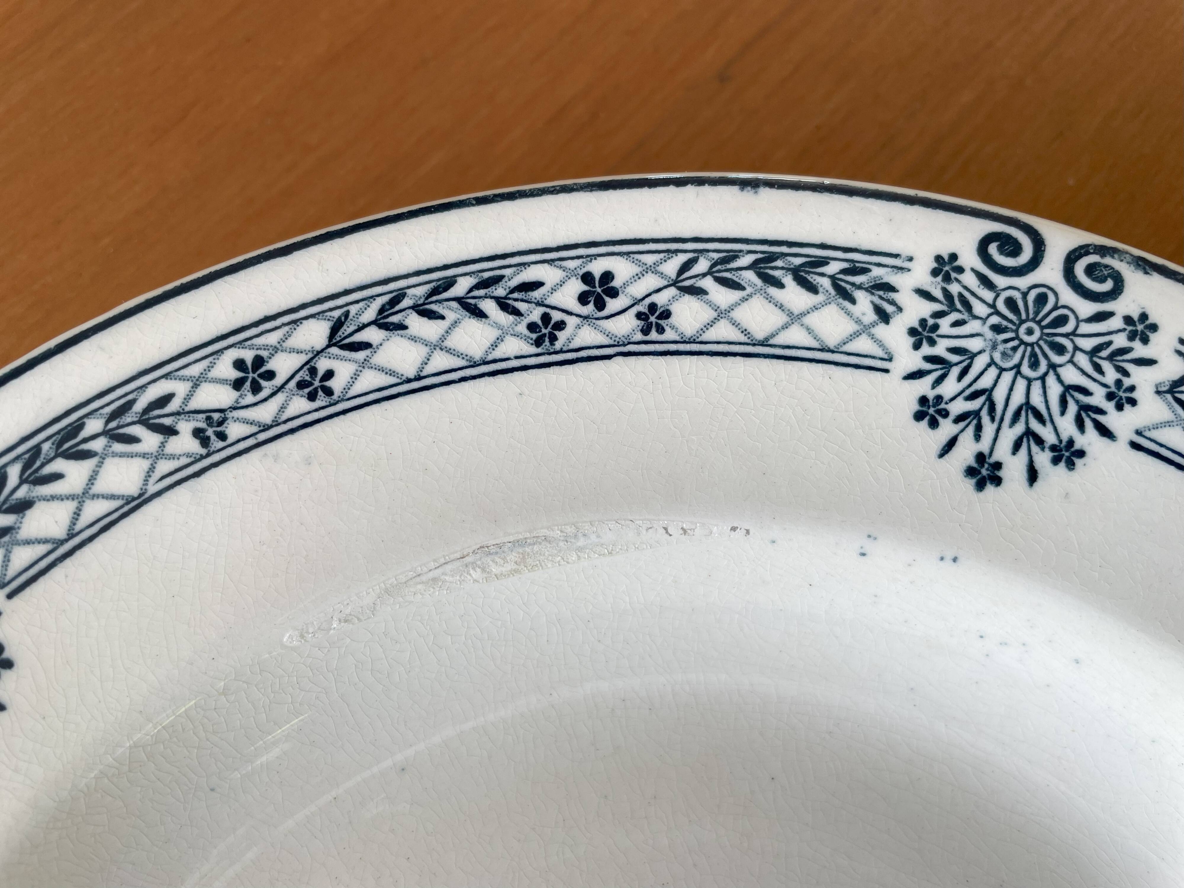 Assiettes demi creuses Salins E.Charbonnier décor Athos série de trois