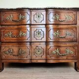 Commode Arbalette époque Louis XIV en noyer massif vers 1700