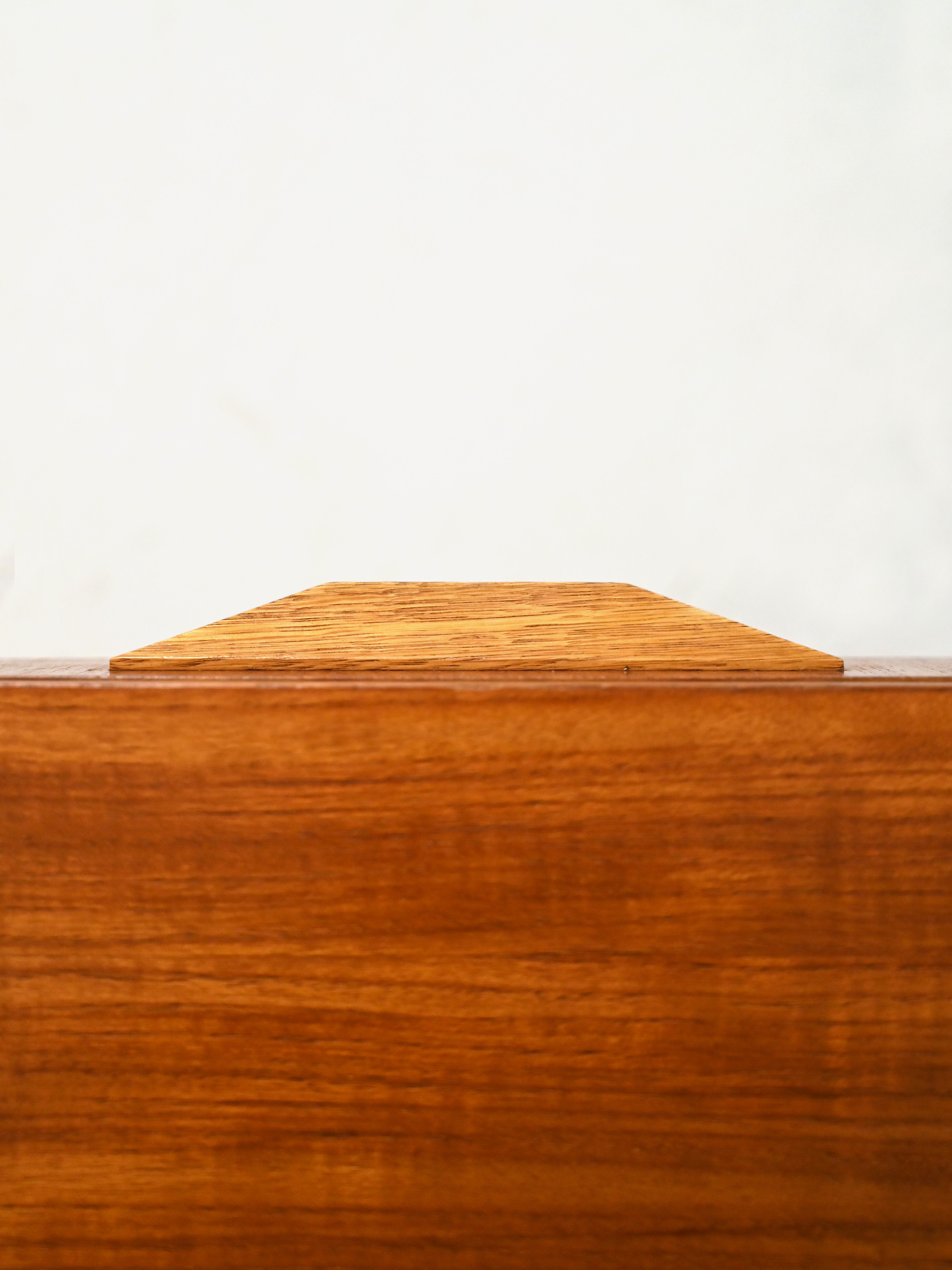 Paire de tables de chevet en teck