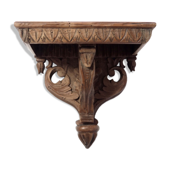 Étagère en bois sculpté
