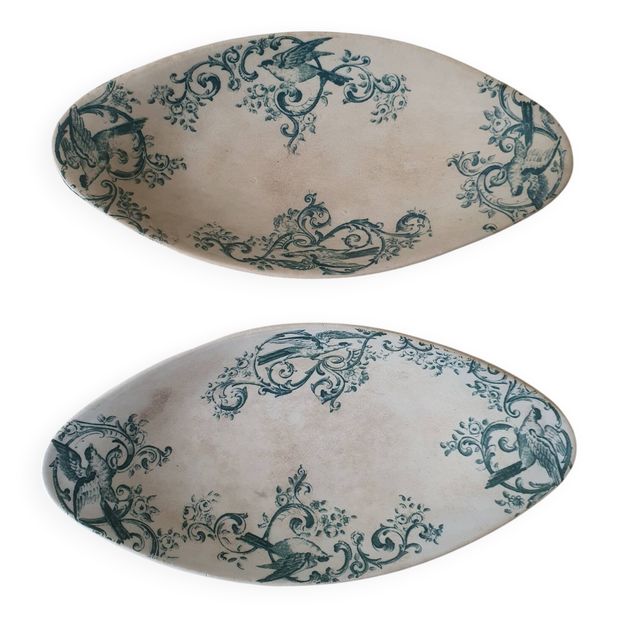 2 iron clay dishes
