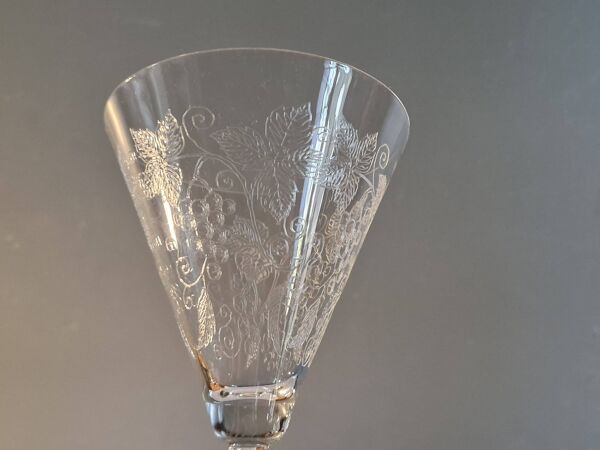 8 Grands verres en cristal Art Déco, grappes de raisin( + 2 KDO