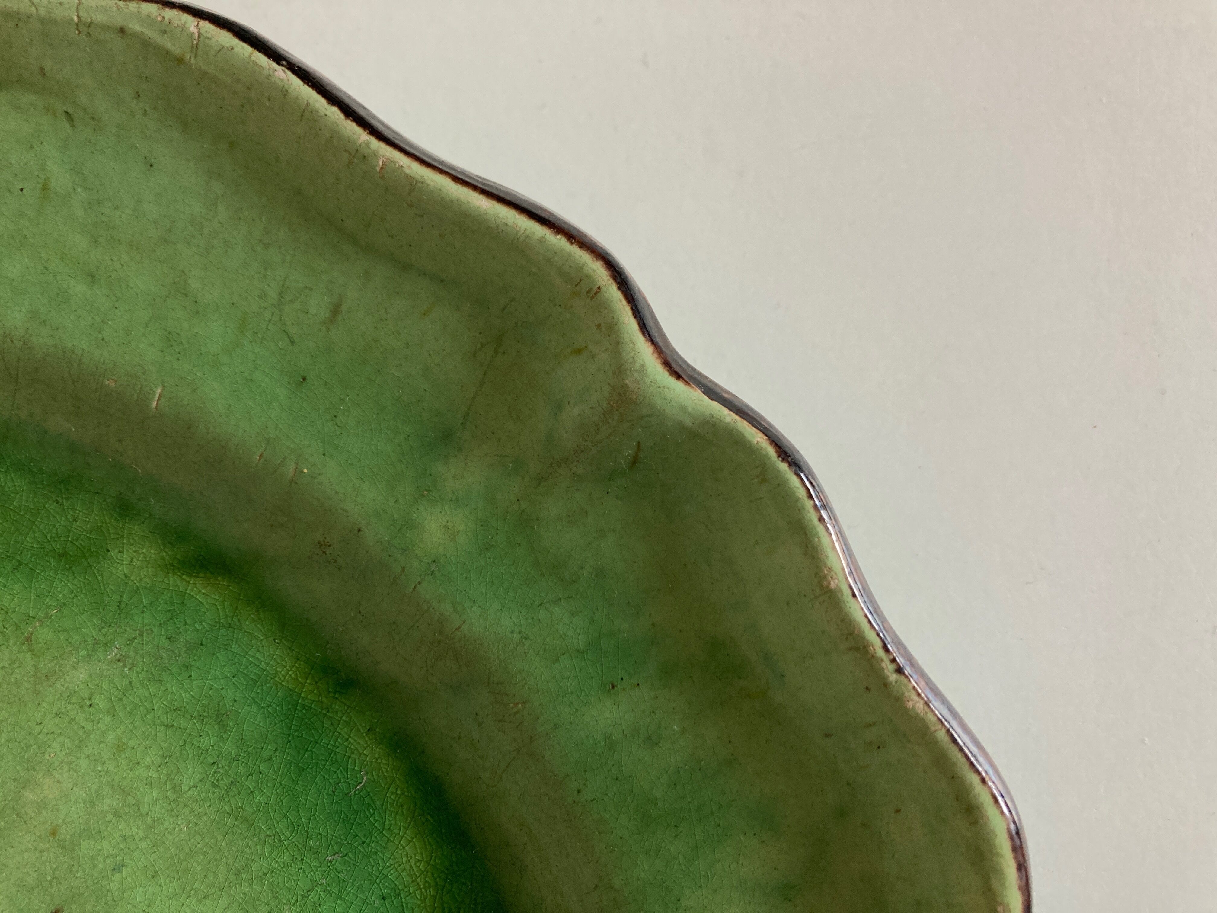 Centerpiece in glazed clay with godrons Dieulefit 1950