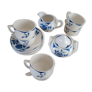 6 tasses et soucoupes, sucrier et pot à lait Digoin