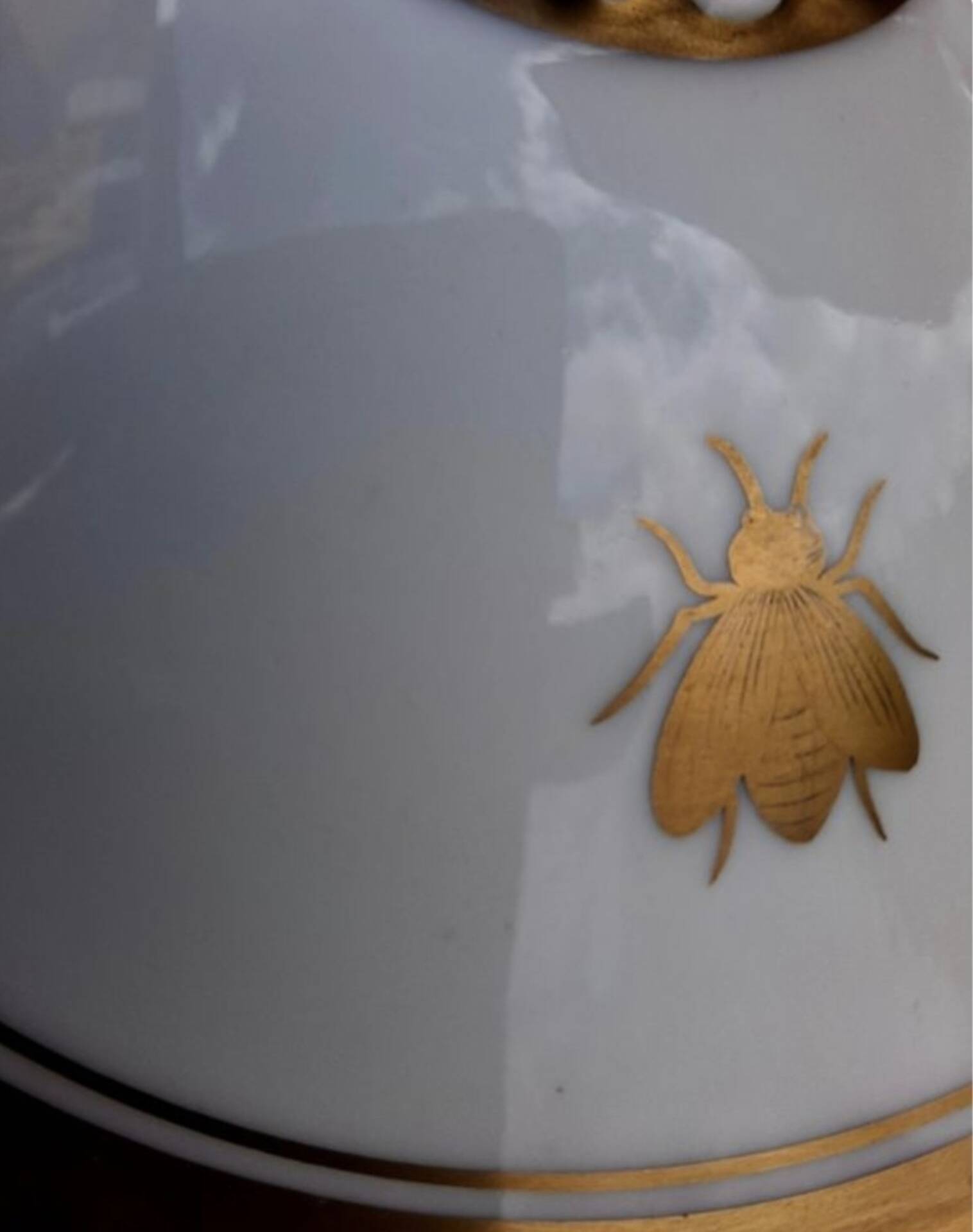 Soupière porcelaine Empire époque Napoléon Ier décor d'abeille dorée