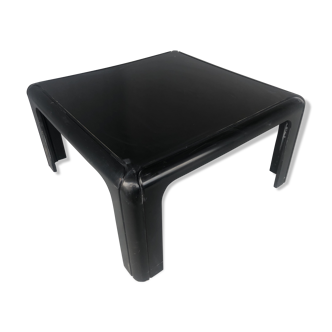 Coffee table of Gae Aulenti by Kartell