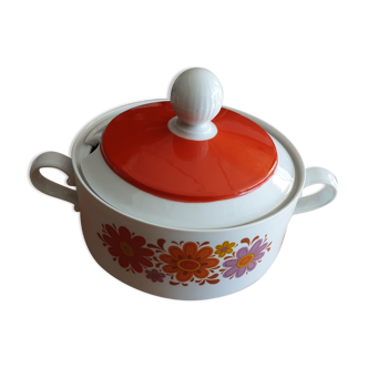 Porcelain soup tureen